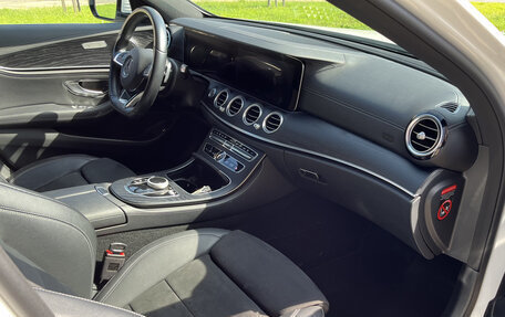 Mercedes-Benz E-Класс, 2017 год, 3 950 000 рублей, 7 фотография