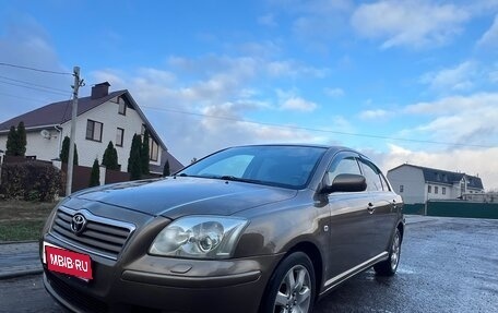 Toyota Avensis III рестайлинг, 2004 год, 575 000 рублей, 1 фотография