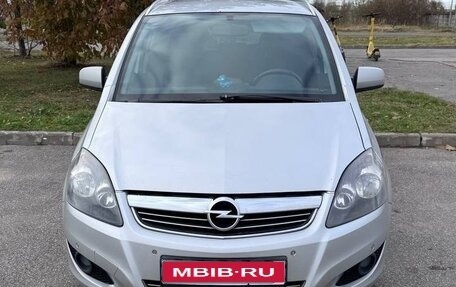Opel Zafira B, 2012 год, 700 000 рублей, 1 фотография