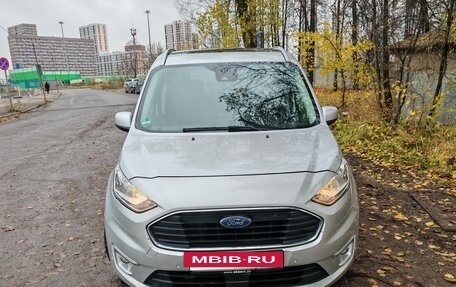 Ford Tourneo Connect II рестайлинг, 2019 год, 2 550 000 рублей, 3 фотография