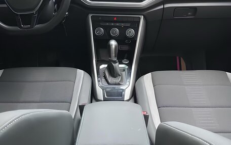 Volkswagen T-Roc I, 2021 год, 1 750 000 рублей, 6 фотография