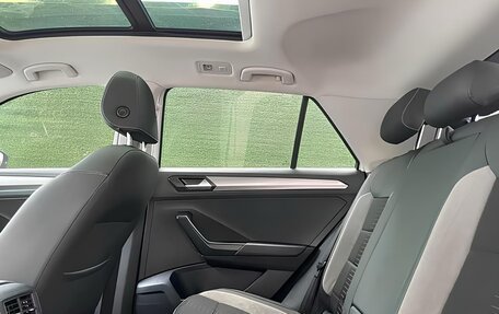 Volkswagen T-Roc I, 2021 год, 1 750 000 рублей, 7 фотография