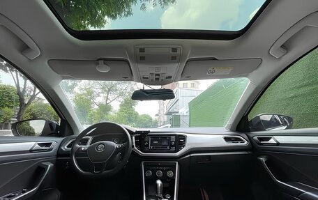 Volkswagen T-Roc I, 2021 год, 1 750 000 рублей, 8 фотография