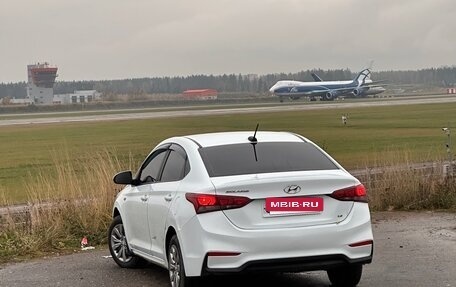 Hyundai Solaris II рестайлинг, 2019 год, 990 000 рублей, 3 фотография