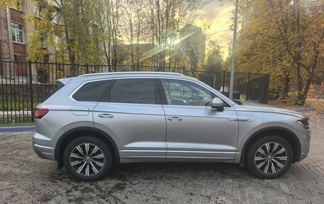 Volkswagen Touareg III, 2019 год, 4 200 000 рублей, 1 фотография