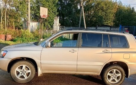 Toyota Highlander III, 2005 год, 1 050 000 рублей, 2 фотография