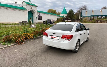 Chevrolet Cruze II, 2010 год, 570 000 рублей, 3 фотография