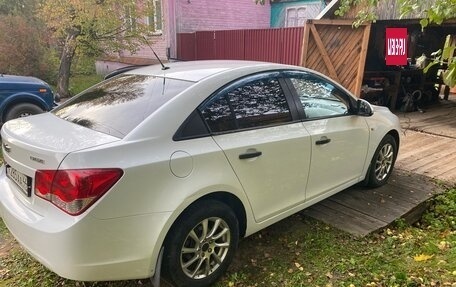 Chevrolet Cruze II, 2010 год, 570 000 рублей, 5 фотография