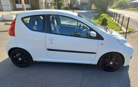 Peugeot 107 I рестайлинг, 2011 год, 560 000 рублей, 13 фотография