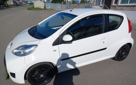 Peugeot 107 I рестайлинг, 2011 год, 560 000 рублей, 12 фотография