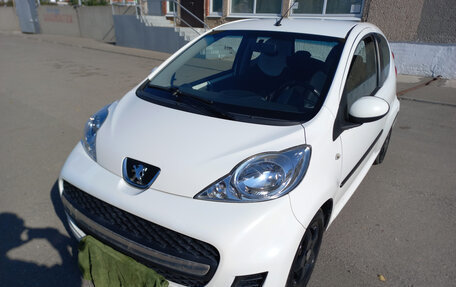 Peugeot 107 I рестайлинг, 2011 год, 560 000 рублей, 17 фотография