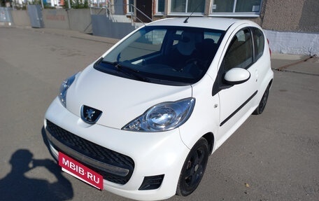 Peugeot 107 I рестайлинг, 2011 год, 560 000 рублей, 18 фотография