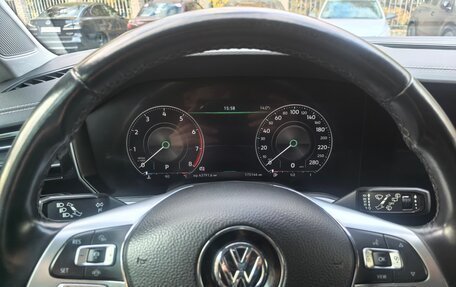 Volkswagen Touareg III, 2019 год, 4 200 000 рублей, 6 фотография