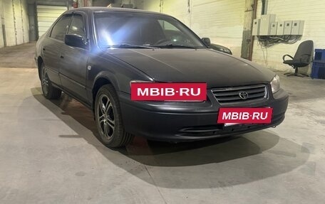Toyota Camry, 2001 год, 650 000 рублей, 4 фотография