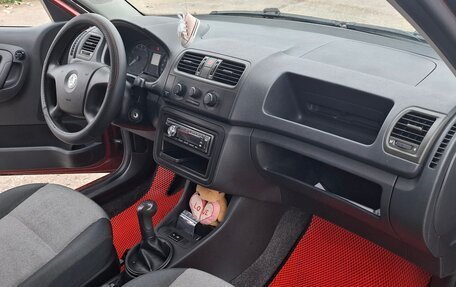 Skoda Fabia II, 2009 год, 450 000 рублей, 5 фотография