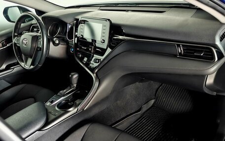 Toyota Camry, 2021 год, 2 550 000 рублей, 11 фотография