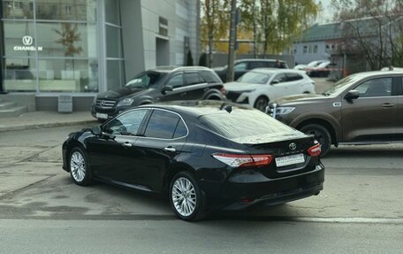 Toyota Camry, 2019 год, 2 750 000 рублей, 6 фотография