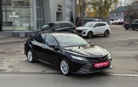 Toyota Camry, 2019 год, 2 750 000 рублей, 3 фотография