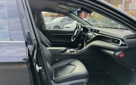 Toyota Camry, 2019 год, 2 750 000 рублей, 14 фотография