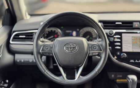 Toyota Camry, 2019 год, 2 750 000 рублей, 20 фотография