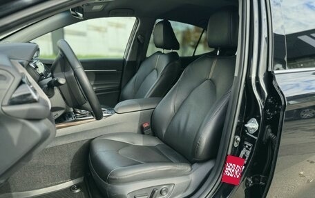 Toyota Camry, 2019 год, 2 750 000 рублей, 13 фотография