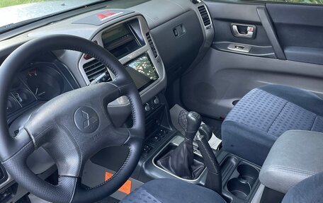 Mitsubishi Pajero III рестайлинг, 2004 год, 950 000 рублей, 14 фотография