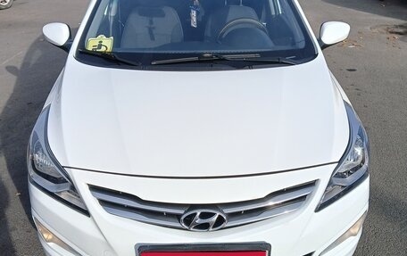 Hyundai Solaris II рестайлинг, 2016 год, 950 000 рублей, 1 фотография