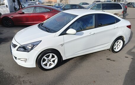 Hyundai Solaris II рестайлинг, 2016 год, 950 000 рублей, 2 фотография