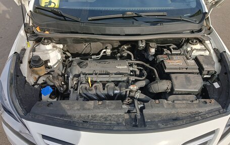 Hyundai Solaris II рестайлинг, 2016 год, 950 000 рублей, 5 фотография