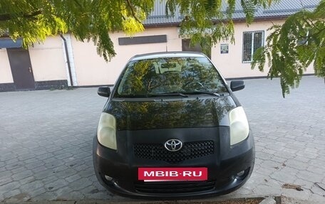 Toyota Yaris III рестайлинг, 2008 год, 650 000 рублей, 3 фотография