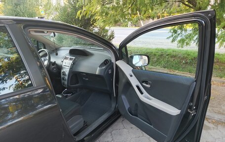 Toyota Yaris III рестайлинг, 2008 год, 650 000 рублей, 11 фотография