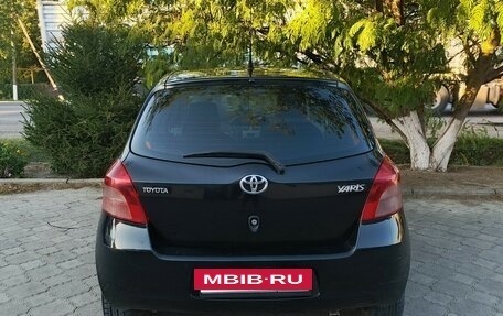 Toyota Yaris III рестайлинг, 2008 год, 650 000 рублей, 13 фотография