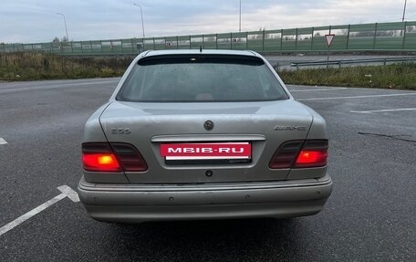 Mercedes-Benz E-Класс, 1998 год, 800 000 рублей, 11 фотография