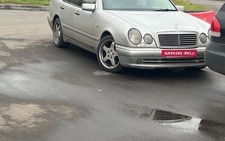 Mercedes-Benz E-Класс, 1998 год, 800 000 рублей, 16 фотография
