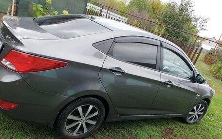 Hyundai Solaris II рестайлинг, 2014 год, 800 000 рублей, 5 фотография