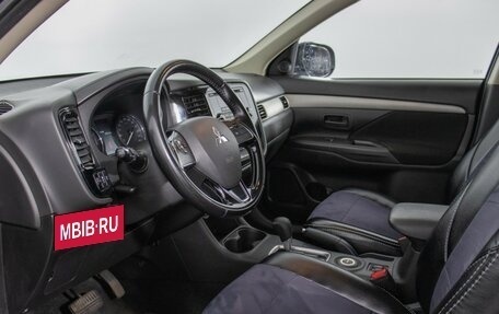 Mitsubishi Outlander III рестайлинг 3, 2015 год, 1 440 000 рублей, 10 фотография