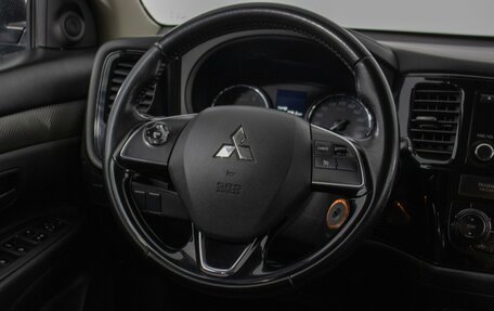 Mitsubishi Outlander III рестайлинг 3, 2015 год, 1 440 000 рублей, 15 фотография