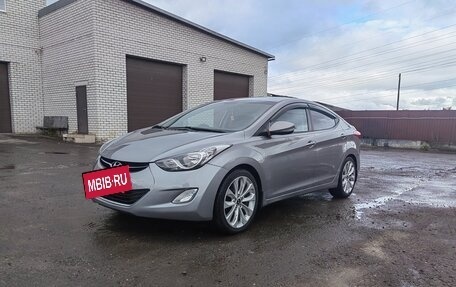 Hyundai Elantra V, 2011 год, 900 000 рублей, 2 фотография