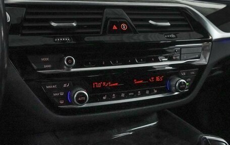 BMW 5 серия, 2019 год, 3 640 000 рублей, 14 фотография