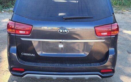 KIA Carnival III, 2020 год, 2 300 000 рублей, 3 фотография