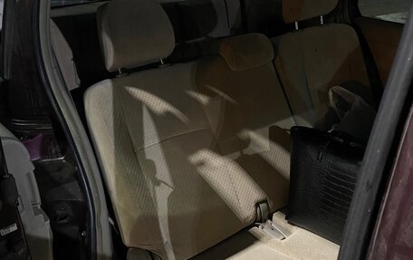 Toyota ISis I, 2006 год, 850 000 рублей, 9 фотография