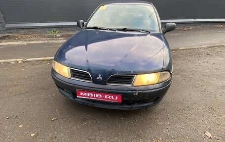 Mitsubishi Carisma I, 2001 год, 120 000 рублей, 1 фотография