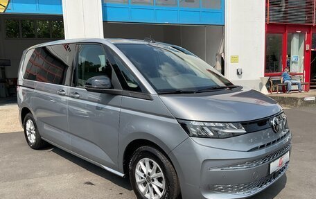 Volkswagen Multivan, 2022 год, 4 750 000 рублей, 1 фотография