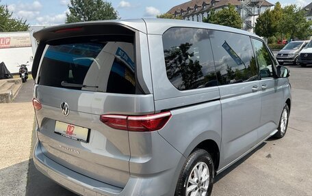 Volkswagen Multivan, 2022 год, 4 750 000 рублей, 3 фотография