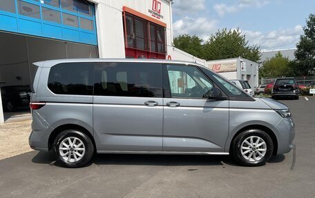 Volkswagen Multivan, 2022 год, 4 750 000 рублей, 7 фотография