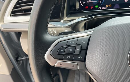 Volkswagen Multivan, 2022 год, 4 750 000 рублей, 12 фотография