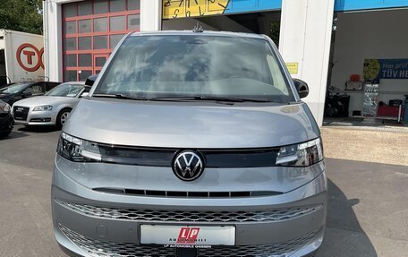 Volkswagen Multivan, 2022 год, 4 750 000 рублей, 6 фотография