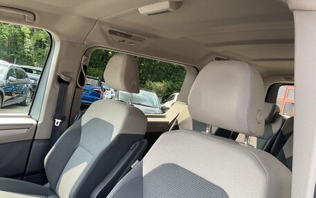 Volkswagen Multivan, 2022 год, 4 750 000 рублей, 13 фотография