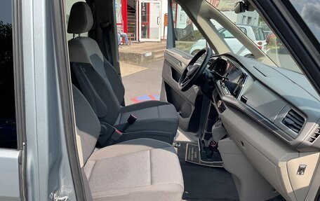 Volkswagen Multivan, 2022 год, 4 750 000 рублей, 17 фотография