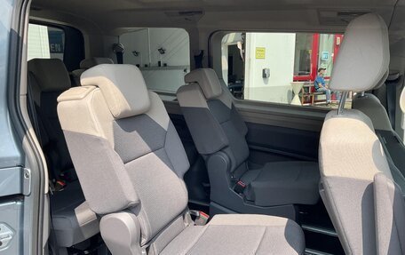 Volkswagen Multivan, 2022 год, 4 750 000 рублей, 18 фотография